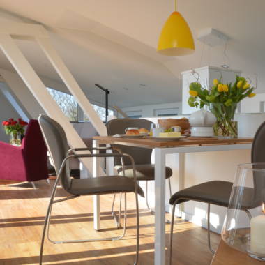 2016-03 Wohnung Storchennest Ess-und Wohnbereich mit Sonne (3)