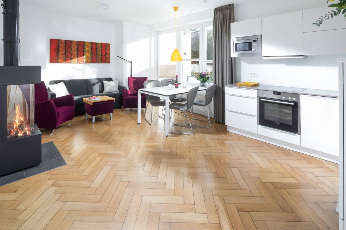 Barrierefreier Wohn-Essbereich im Erdgeschoss der Ferienwohnung Deichgraf